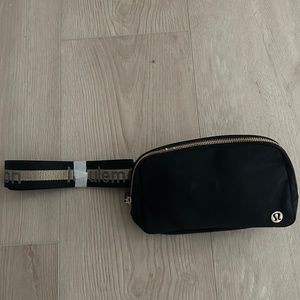 Lululemon Everywhere Belt Bag